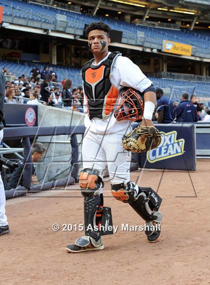 Thumbnail 3 in George Washington vs. Tottenville (PSAL Class AAA Final) photogallery.