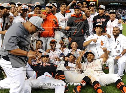 Thumbnail 1 in George Washington vs. Tottenville (PSAL Class AAA Final) photogallery.