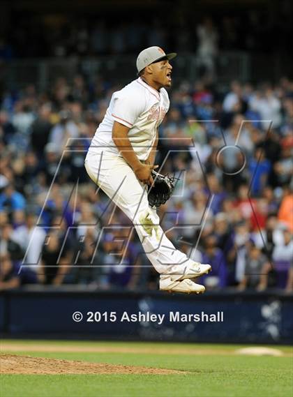 Thumbnail 3 in George Washington vs. Tottenville (PSAL Class AAA Final) photogallery.