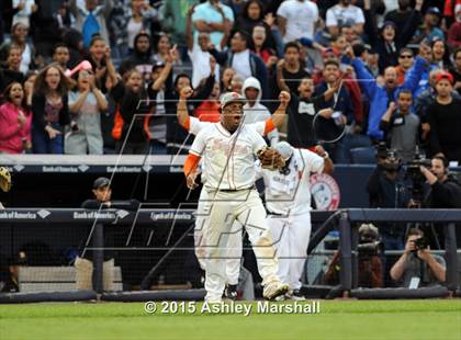 Thumbnail 2 in George Washington vs. Tottenville (PSAL Class AAA Final) photogallery.