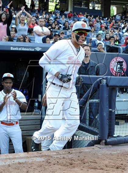 Thumbnail 3 in George Washington vs. Tottenville (PSAL Class AAA Final) photogallery.