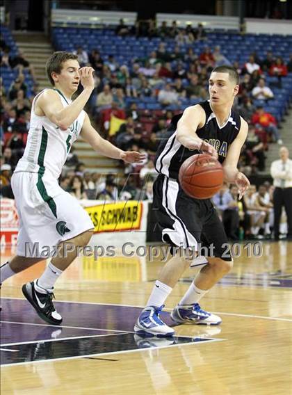 Thumbnail 2 in De La Salle vs. Newark Memorial (CIF NorCal D1 Final) photogallery.