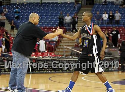 Thumbnail 2 in De La Salle vs. Newark Memorial (CIF NorCal D1 Final) photogallery.