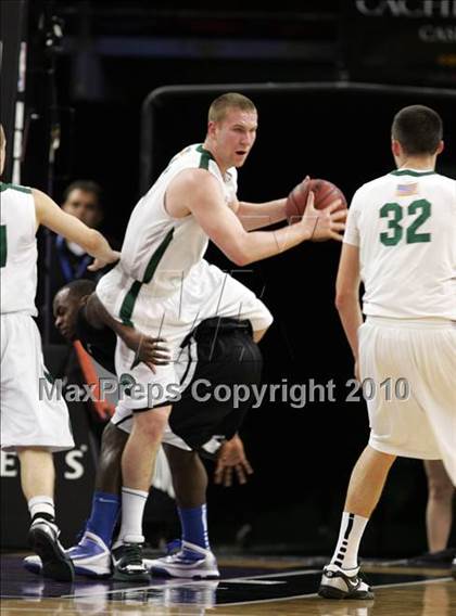 Thumbnail 3 in De La Salle vs. Newark Memorial (CIF NorCal D1 Final) photogallery.