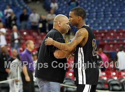 Thumbnail 2 in De La Salle vs. Newark Memorial (CIF NorCal D1 Final) photogallery.