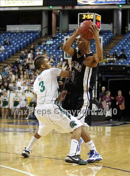 Thumbnail 1 in De La Salle vs. Newark Memorial (CIF NorCal D1 Final) photogallery.