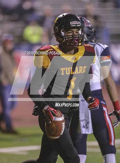 Thumbnail 3 in San Joaquin Memorial @ Tulare Union (CIF 2-A NorCal Championship) photogallery.