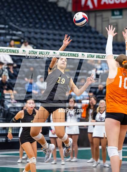 Thumbnail 2 in Lone Peak vs. Skyridge (UHSAA 6A Final) photogallery.