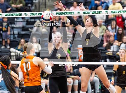 Thumbnail 3 in Lone Peak vs. Skyridge (UHSAA 6A Final) photogallery.