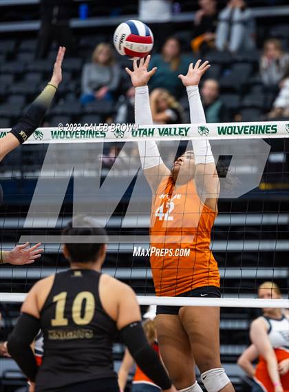 Thumbnail 3 in Lone Peak vs. Skyridge (UHSAA 6A Final) photogallery.