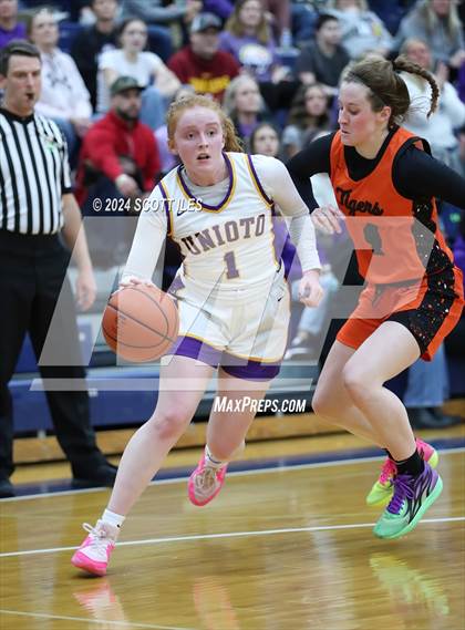 Thumbnail 2 in Marietta vs. Unioto (OHSAA D2 District Semifinal) photogallery.