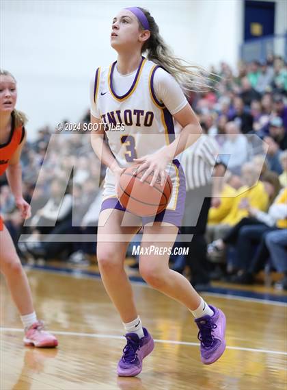 Thumbnail 2 in Marietta vs. Unioto (OHSAA D2 District Semifinal) photogallery.