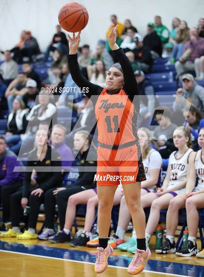 Thumbnail 2 in Marietta vs. Unioto (OHSAA D2 District Semifinal) photogallery.