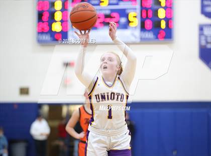 Thumbnail 3 in Marietta vs. Unioto (OHSAA D2 District Semifinal) photogallery.
