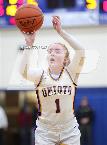 Thumbnail 2 in Marietta vs. Unioto (OHSAA D2 District Semifinal) photogallery.