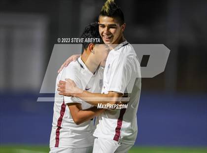 Thumbnail 2 in Legend vs. Cherokee Trail (CHSAA 5A Quarterfinal) photogallery.
