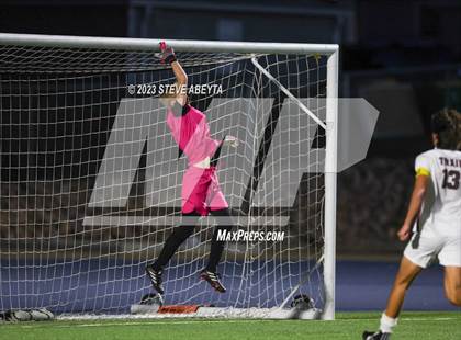 Thumbnail 3 in Legend vs. Cherokee Trail (CHSAA 5A Quarterfinal) photogallery.