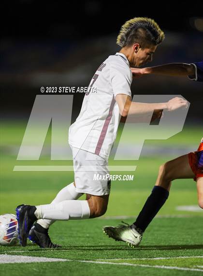 Thumbnail 2 in Legend vs. Cherokee Trail (CHSAA 5A Quarterfinal) photogallery.