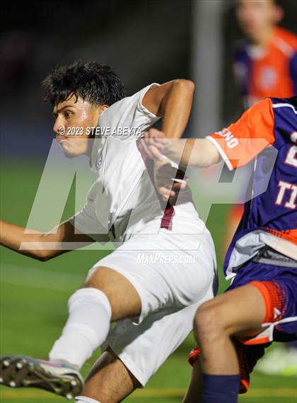 Thumbnail 1 in Legend vs. Cherokee Trail (CHSAA 5A Quarterfinal) photogallery.
