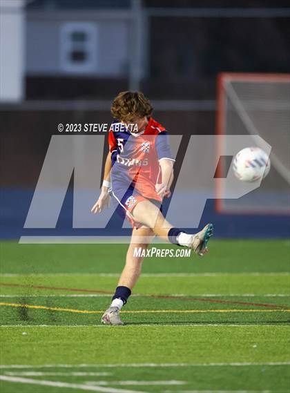 Thumbnail 2 in Legend vs. Cherokee Trail (CHSAA 5A Quarterfinal) photogallery.