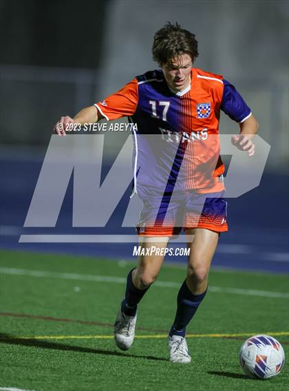 Thumbnail 2 in Legend vs. Cherokee Trail (CHSAA 5A Quarterfinal) photogallery.