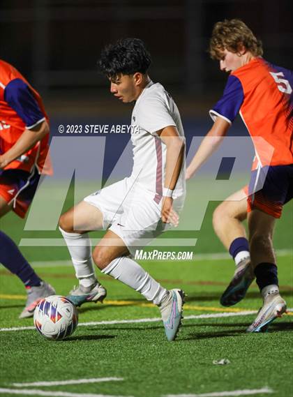 Thumbnail 2 in Legend vs. Cherokee Trail (CHSAA 5A Quarterfinal) photogallery.