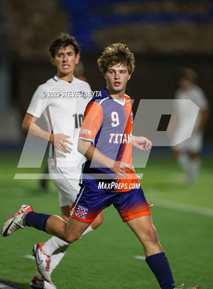 Thumbnail 3 in Legend vs. Cherokee Trail (CHSAA 5A Quarterfinal) photogallery.