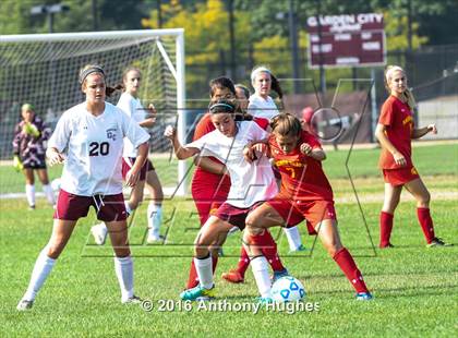 Thumbnail 2 in Sacred Heart vs Garden City photogallery.