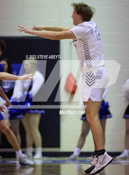 Thumbnail 2 in Grandview vs. Doherty photogallery.