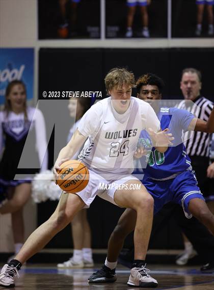 Thumbnail 2 in Grandview vs. Doherty photogallery.