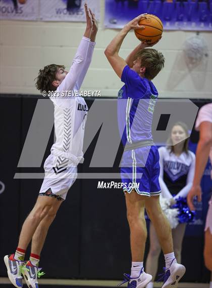 Thumbnail 1 in Grandview vs. Doherty photogallery.