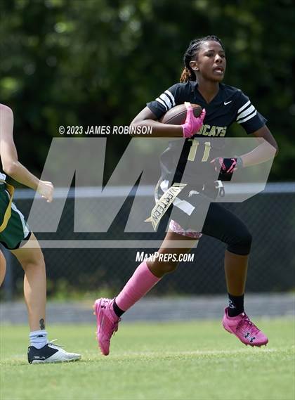 Thumbnail 2 in Fleming Island vs Western (FHSAA 2A Semifinal) photogallery.