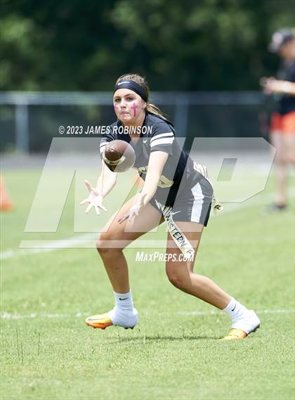 Thumbnail 3 in Fleming Island vs Western (FHSAA 2A Semifinal) photogallery.