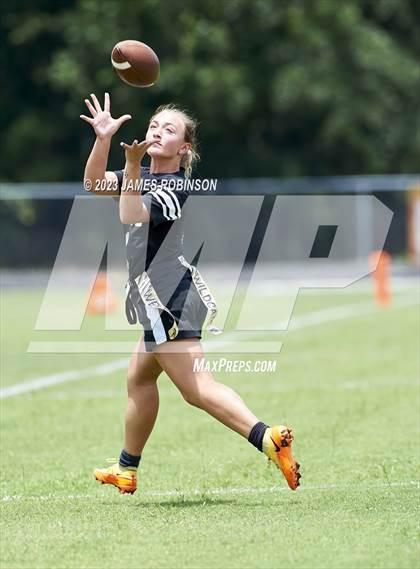 Thumbnail 3 in Fleming Island vs Western (FHSAA 2A Semifinal) photogallery.