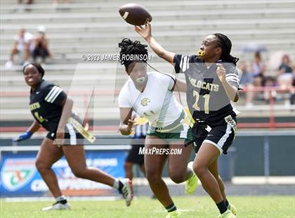 Thumbnail 2 in Fleming Island vs Western (FHSAA 2A Semifinal) photogallery.