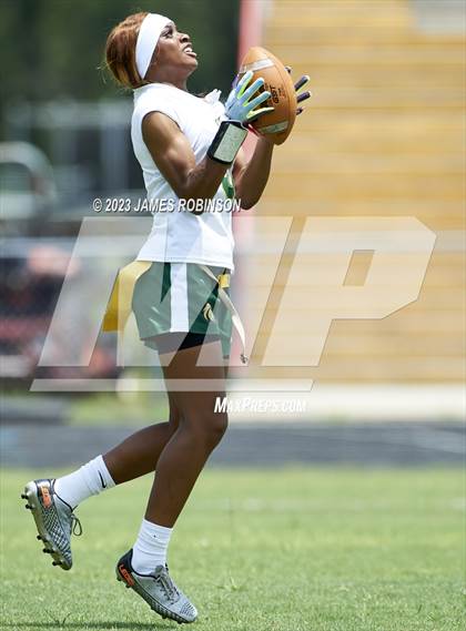 Thumbnail 2 in Fleming Island vs Western (FHSAA 2A Semifinal) photogallery.
