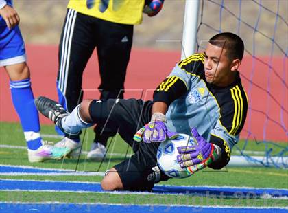 Thumbnail 3 in Central v. San Diego (San Diego City Tournament) photogallery.