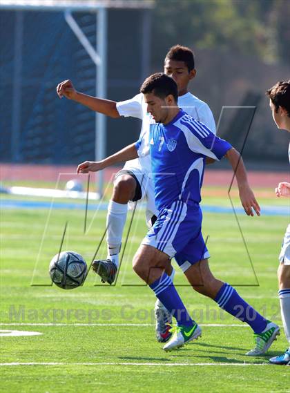 Thumbnail 3 in Central v. San Diego (San Diego City Tournament) photogallery.