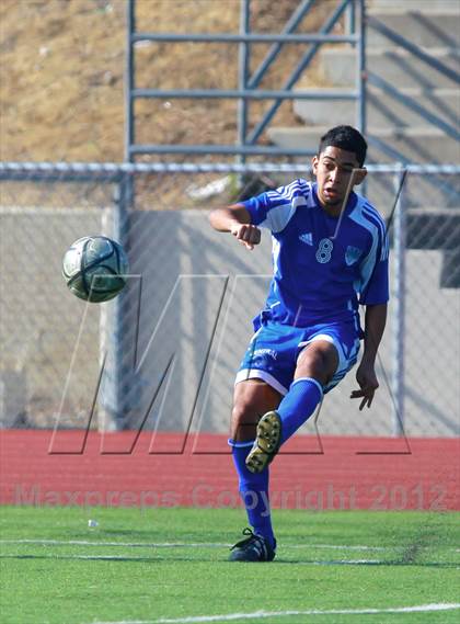 Thumbnail 2 in Central v. San Diego (San Diego City Tournament) photogallery.
