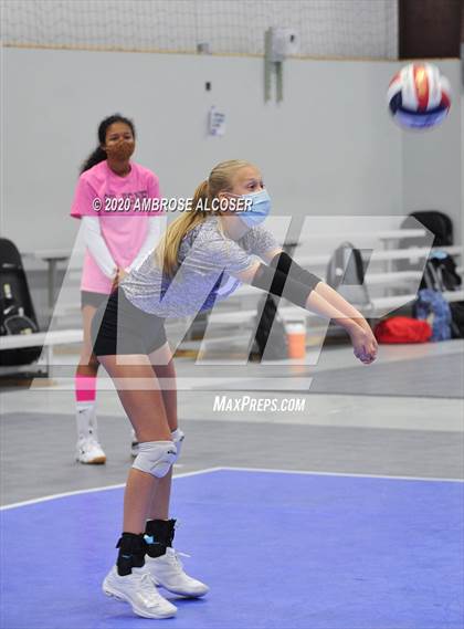Thumbnail 3 in Shadow Creek vs St. Agnes Academy photogallery.