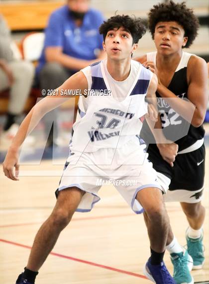 Thumbnail 3 in Dougherty Valley vs. Priory (NorCal Tipoff Classic) photogallery.