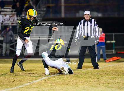 Thumbnail 2 in Woodbridge vs. Lake Braddock (VHSL Region 6A North 2nd Round) photogallery.