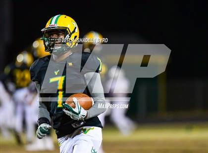 Thumbnail 3 in Woodbridge vs. Lake Braddock (VHSL Region 6A North 2nd Round) photogallery.