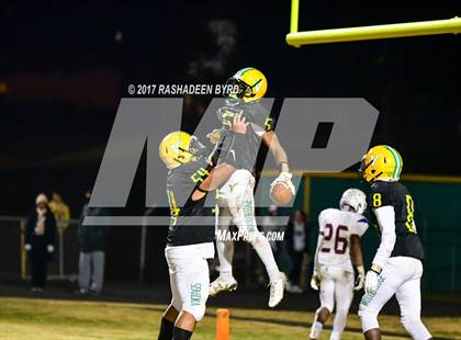 Thumbnail 2 in Woodbridge vs. Lake Braddock (VHSL Region 6A North 2nd Round) photogallery.