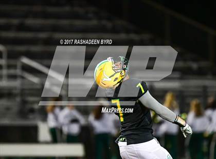 Thumbnail 2 in Woodbridge vs. Lake Braddock (VHSL Region 6A North 2nd Round) photogallery.
