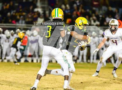 Thumbnail 3 in Woodbridge vs. Lake Braddock (VHSL Region 6A North 2nd Round) photogallery.