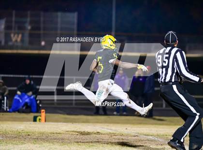 Thumbnail 3 in Woodbridge vs. Lake Braddock (VHSL Region 6A North 2nd Round) photogallery.