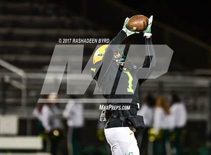 Thumbnail 3 in Woodbridge vs. Lake Braddock (VHSL Region 6A North 2nd Round) photogallery.