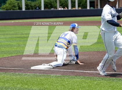 Thumbnail 1 in Corsicana vs. Lone Star Game 3 (UIL 5A Regional Semifinal) photogallery.