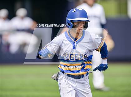 Thumbnail 2 in Corsicana vs. Lone Star Game 3 (UIL 5A Regional Semifinal) photogallery.